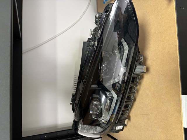 Фара правая 63118084890 BMW