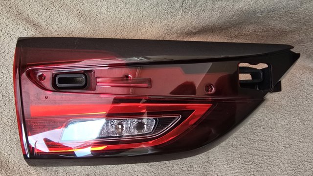 Задня ліва внутрішня фара GRF5513G0B MAZDA