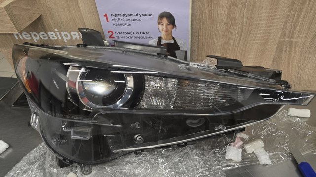 Права блок фара KL2J51031F MAZDA