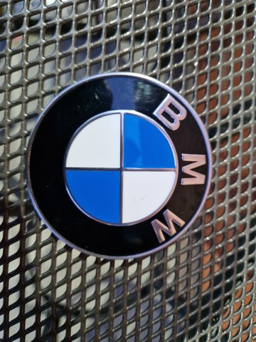 Фірмовий значок на кришку багажника 7463715 BMW