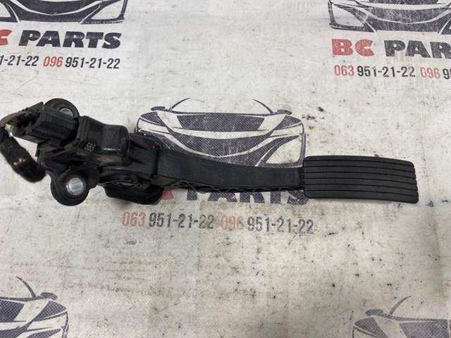 Підаль газу 04891585AE CHRYSLER