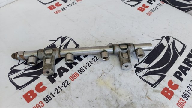 Рампа форсунок системи упорскування палива 06L133317E VAG