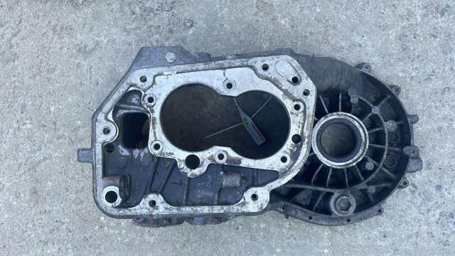 Корпус коробки передач 0AJ301103B VAG
