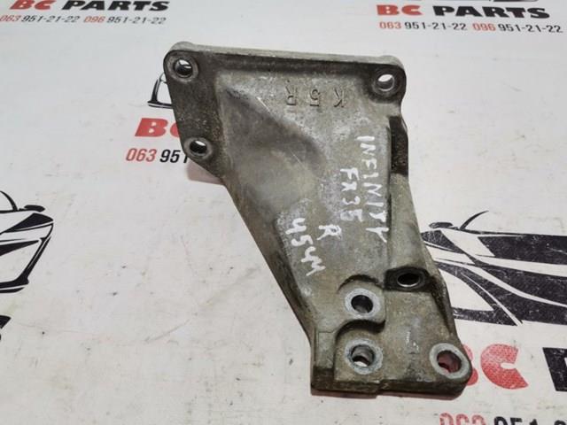 Кронштейн подушки (опори) двигуна, правої 11232JK50A NISSAN