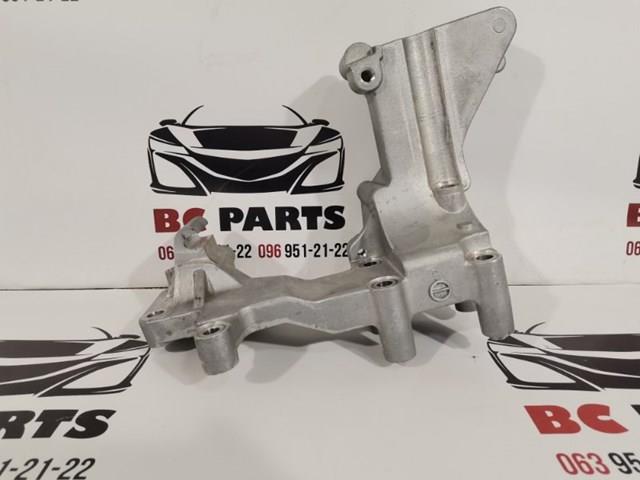 Кріплення генератора 1801A100 MITSUBISHI