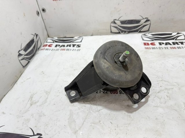 Права опора двигуна 21810D9500 HYUNDAI