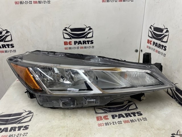 Права блок фара 260105R00A NISSAN