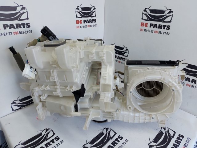 Корпус печі в зборі 271106RF1A NISSAN