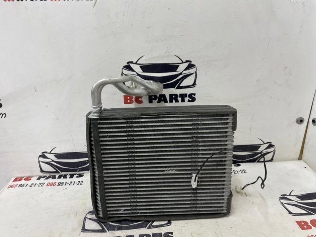 Охолоджувач повітря 272806RP0A NISSAN