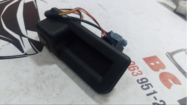 Кнопка приводу замка задньої 3/5 двері (ляди) 2GJ827566B VAG