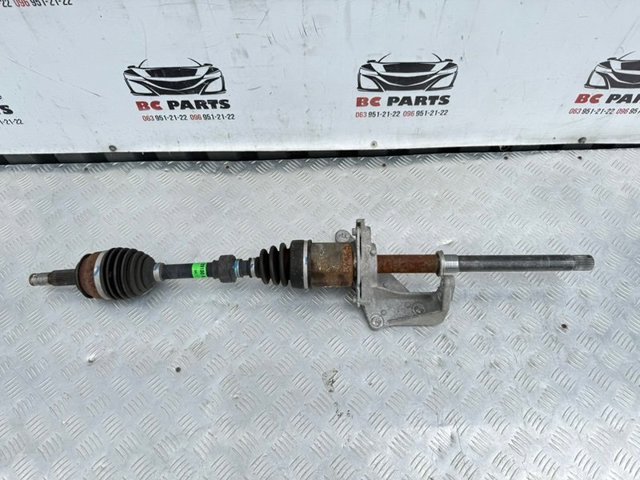 Привід передній правий 391004BA1A NISSAN