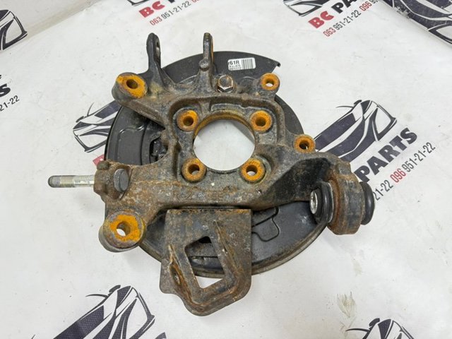 Цапфа - поворотний кулак задній, правий 423040E020 TOYOTA