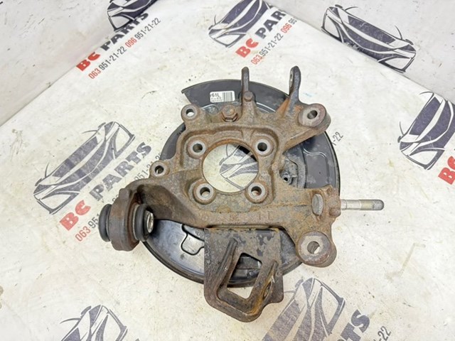 Цапфа ліва 423050E020 TOYOTA