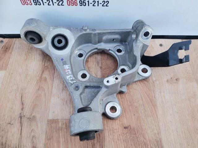 Цапфа поворотна права 430186RR1A NISSAN