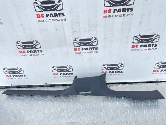 Обшивка порога, права 4M0853370B VAG
