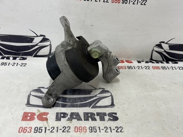 Подушка (опора) двигуна, права нижня 50820TZ5A02 HONDA