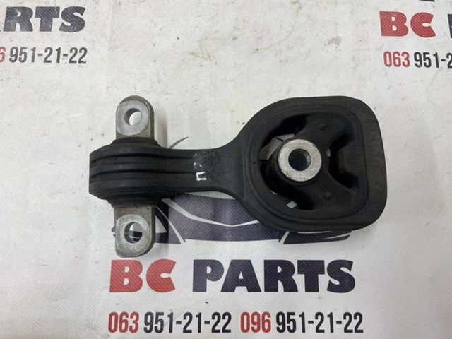 Подушка (опора) двигуна, нижня 50890TLAA02 HONDA