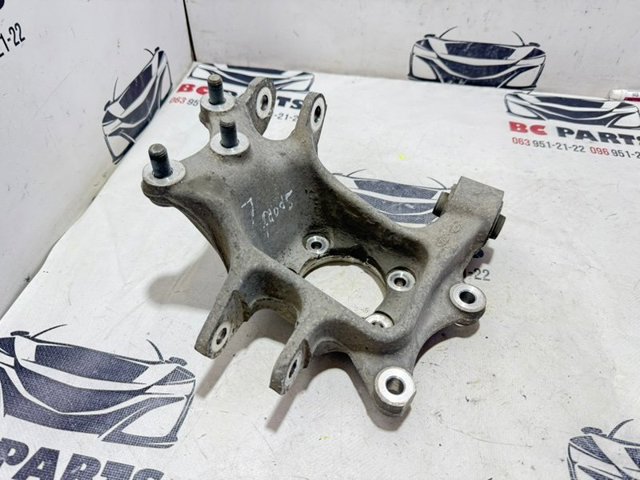 Цапфа - поворотний кулак задній, лівий 52710D3100 HYUNDAI