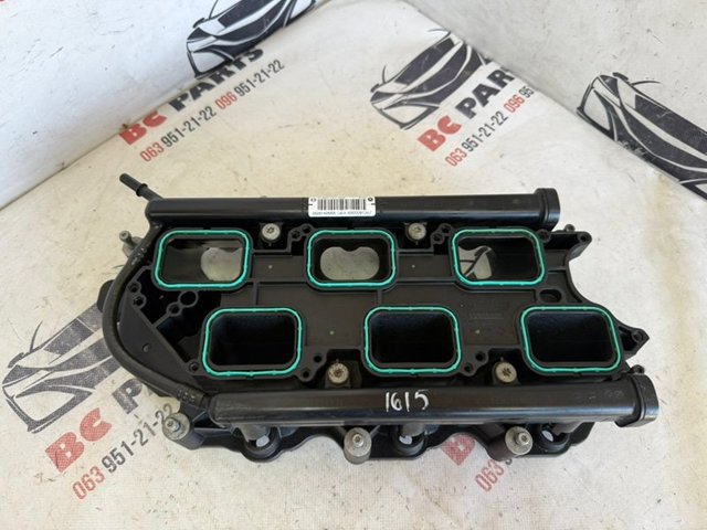 Колектор впускний нижній 5281803AA CHRYSLER