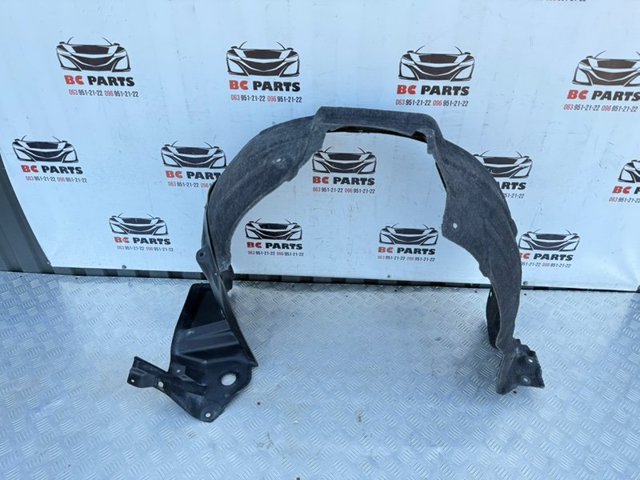 Подкрильнікі переднього крила, правий 538050E020 TOYOTA