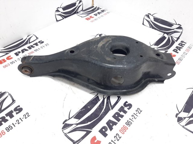 Балансир задній нижній 551B06RR0A NISSAN