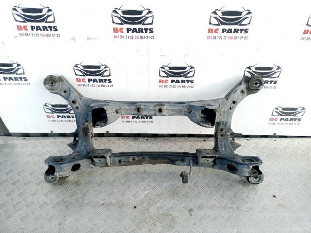 Балка задньої підвіски поперечна 55405D3250 HYUNDAI