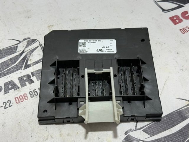 Блок комфорту 5Q0937087BG VAG