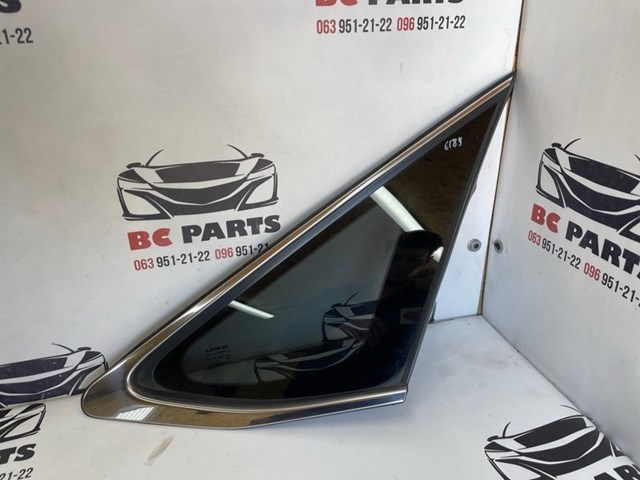 Скло багажного відсіку, праве 627100E020 TOYOTA