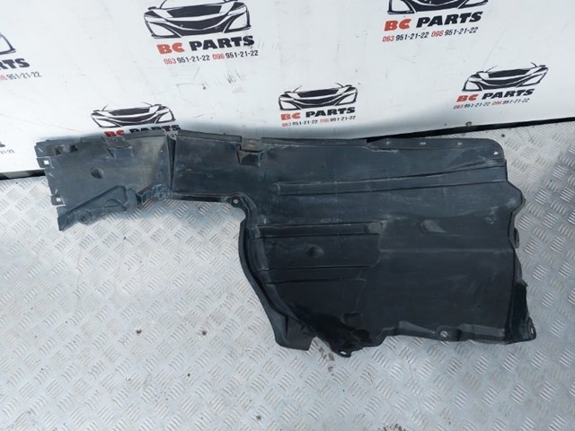 Підкрилок передній лівий 638419NB0A NISSAN
