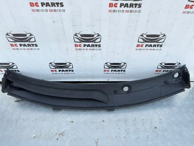 Водостік лобового скла, жабо 668626RR1B NISSAN