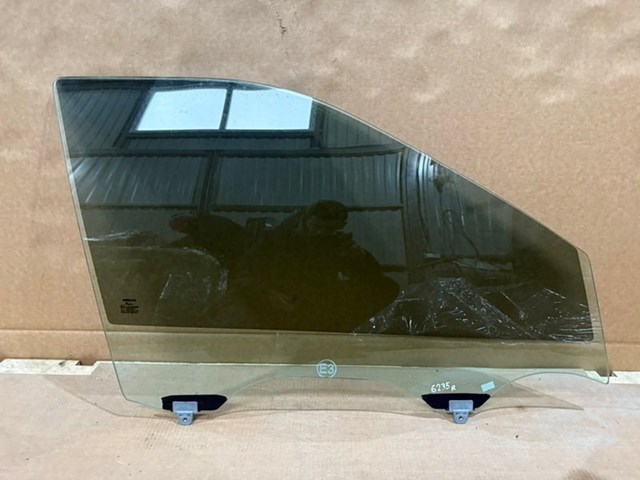 Скло пасажирських дверей 803005RL0A NISSAN