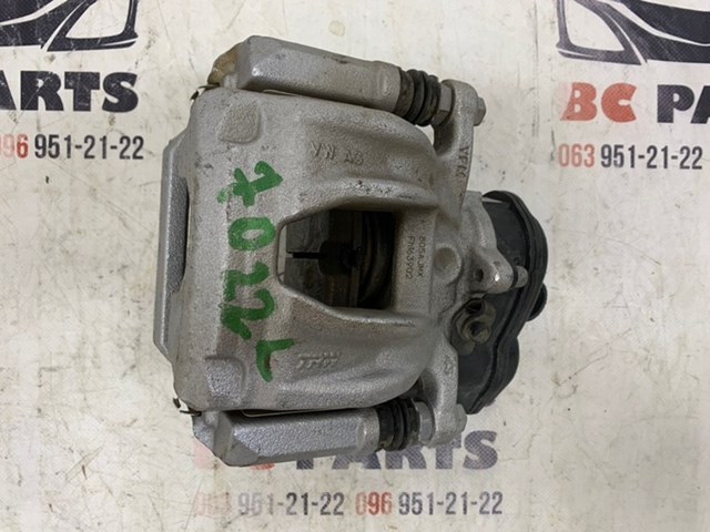 Задній гальмівний супорт лівий 80A615403D VAG