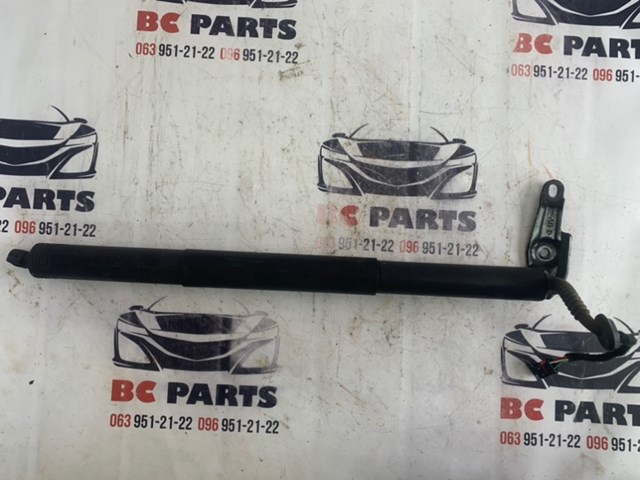 Амортизатор ляди 80A827851A VAG