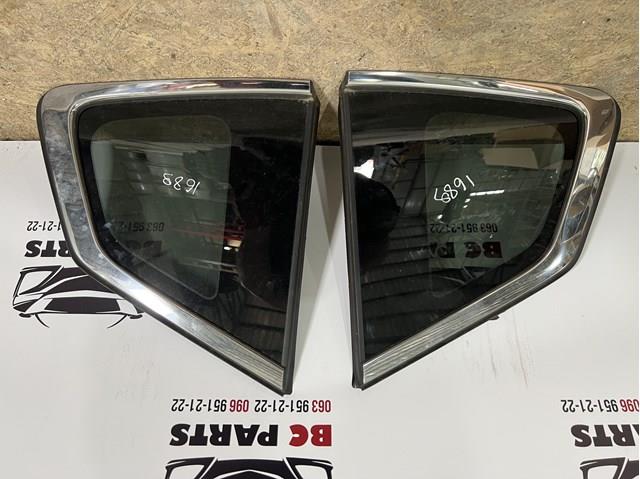 Скло багажного відсіку, ліве 833014BA0B NISSAN