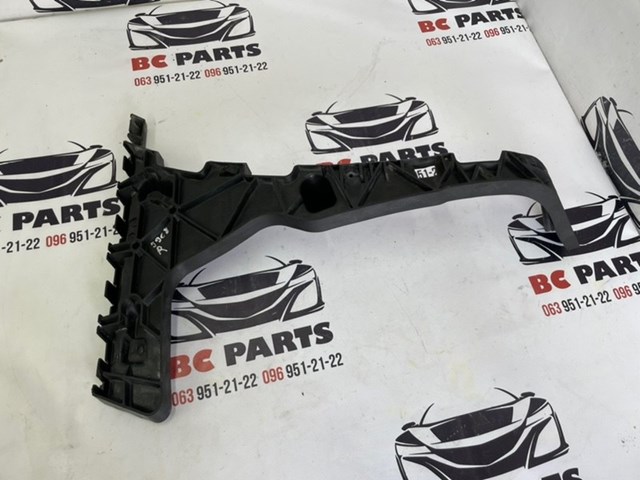 Напрямна заднього бампера, права 8R0807454C VAG
