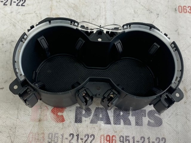 Підсклянник підлокітника центральної консолі 8W0862533D VAG