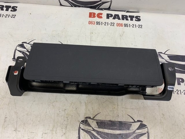 Подушка безпеки (AIRBAG) пасажирська, захисту колін 8W0880842D VAG
