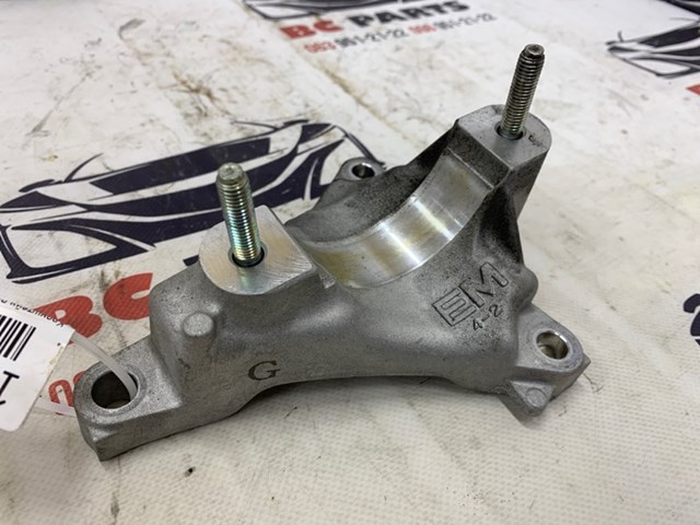 Опора підвісного підшипника передньої піввісі G2A425740B MAZDA