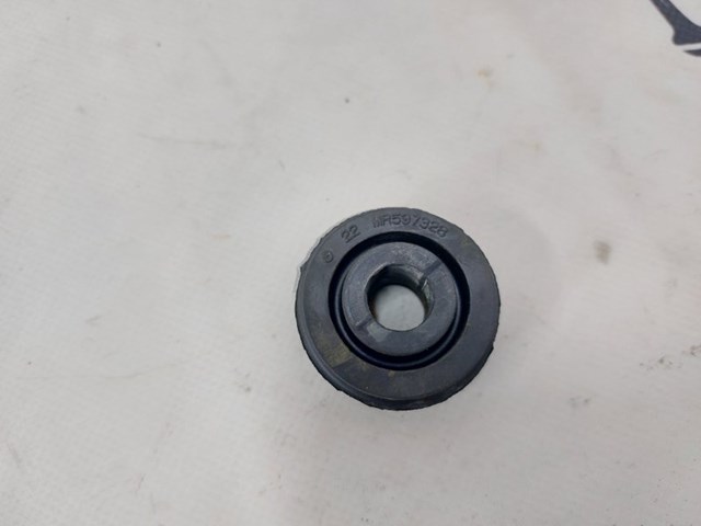 Подушка кріплення радіатора верхня MR597328 MITSUBISHI
