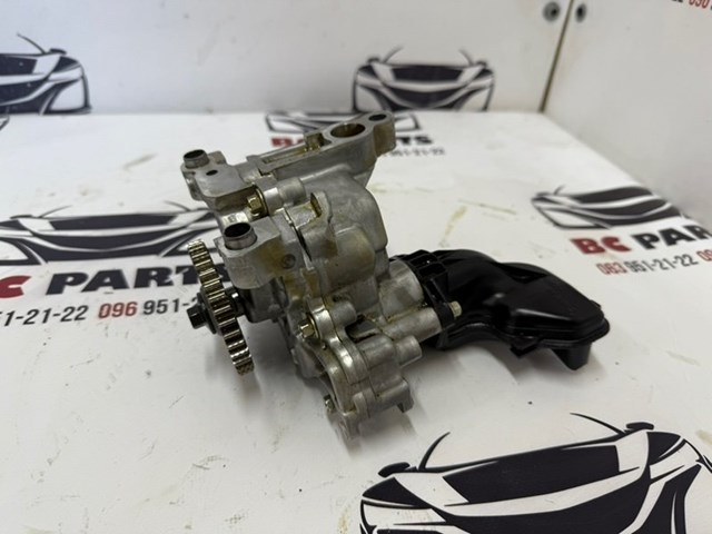 Насос маслозакачуючий PY8W14100 MAZDA