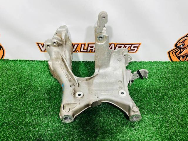 Кронштейн подушки (опори) двигуна, правої 80A399296S VAG