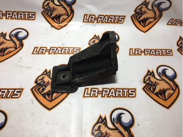 Кронштейн подушки (опори) двигуна, лівої KKU500580 LAND ROVER