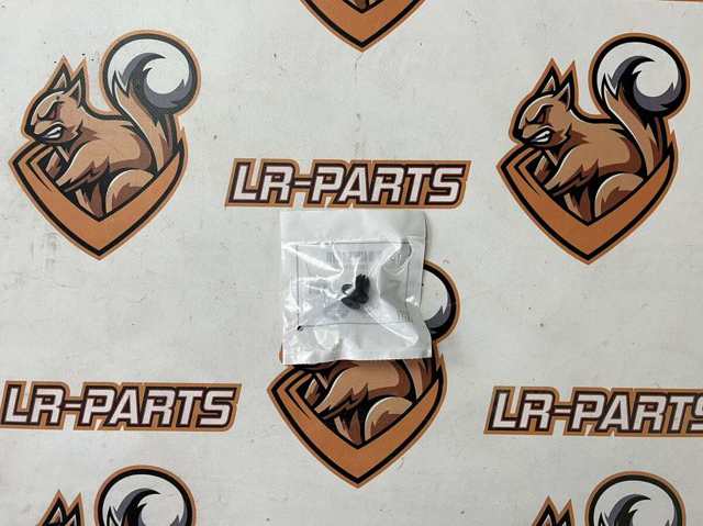 Кліпса бампера переднього LR005896 LAND ROVER