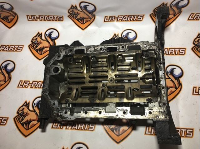 Піддон масляний картера двигуна, верхня частина LR011693 LAND ROVER