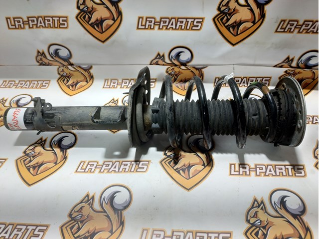 Стійка передня, ліва LR024435 LAND ROVER