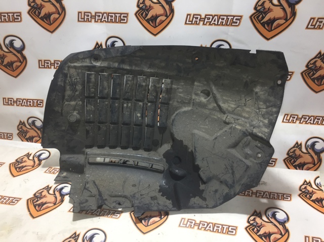 Підкрилок передній лівий LR033071 LAND ROVER