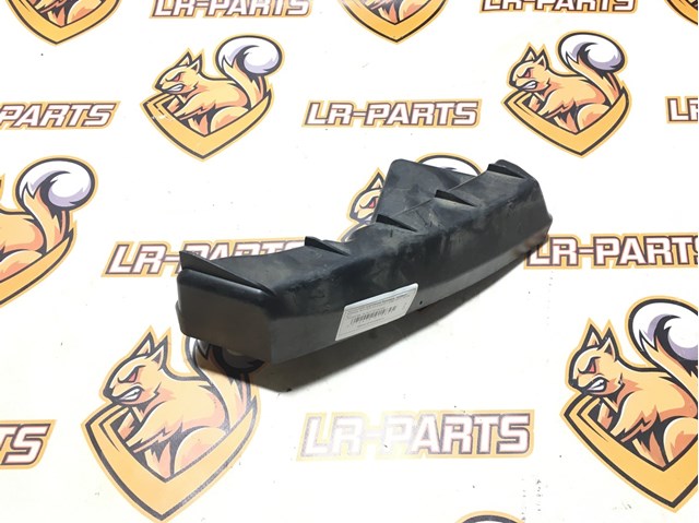 Кронштейн бампера переднього LR036189 LAND ROVER