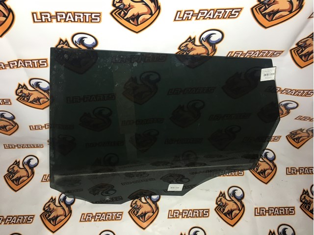 Скло задньої двері правої LR043951 LAND ROVER