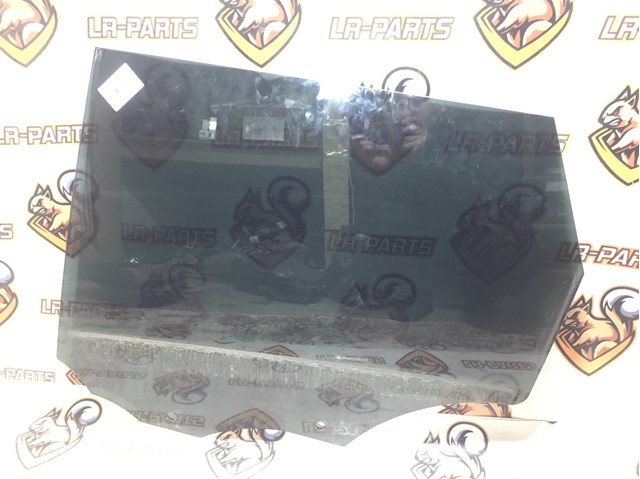 Скло заднє ліве LR043954 LAND ROVER