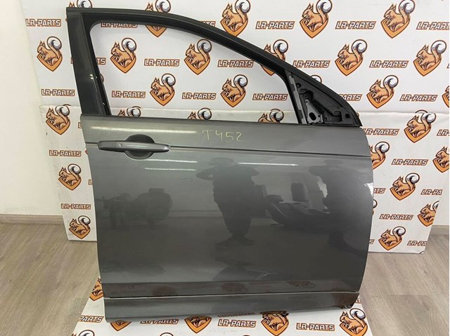 Пасажирські передні двері LR061282 LAND ROVER